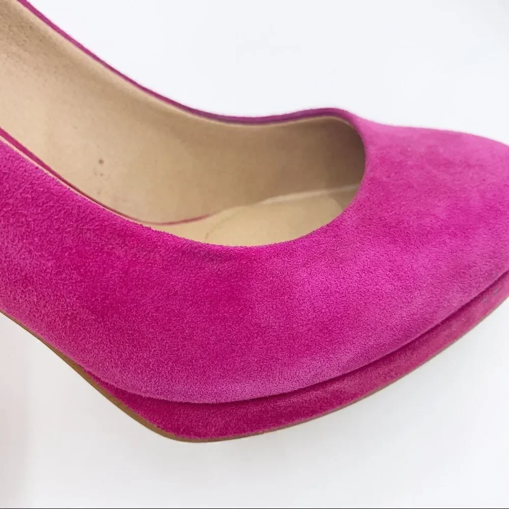 Tahari Brentwood Pink Bright Suede‎ Block Heels Size 8.5